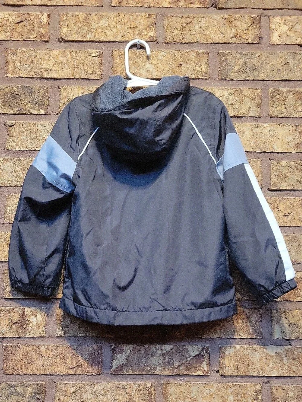 OshKosh B'gosh Black and Gray Kids Hooded Lined Rain Jacket Windbreaker Size 4T